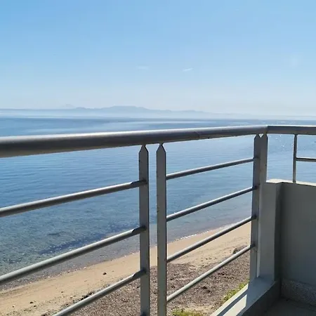 Coastal Maisonette Semesterbostad