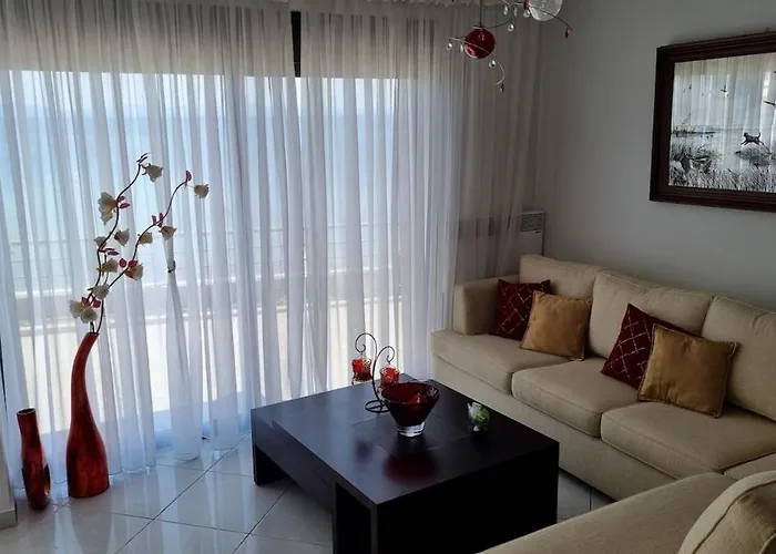 Semesterbostad Coastal Maisonette *