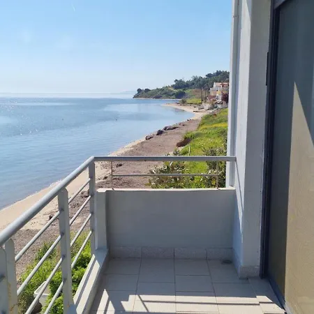Coastal Maisonette Дом отдыха
